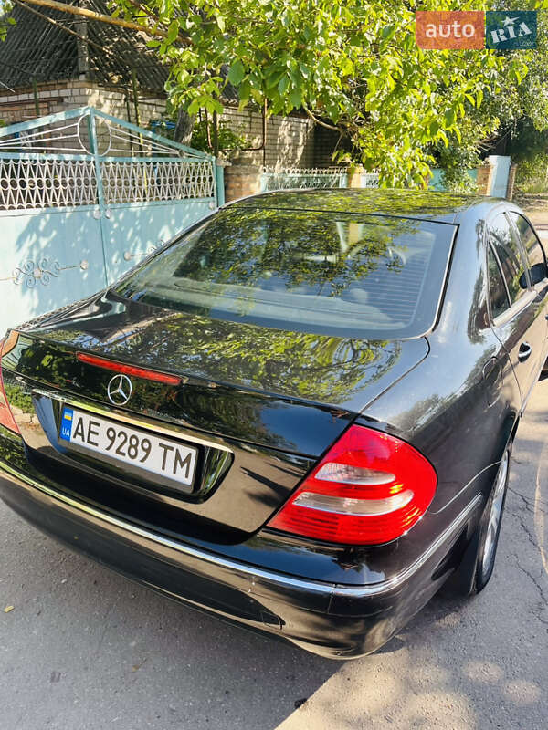 Седан Mercedes-Benz E-Class 2004 в Кривом Роге
