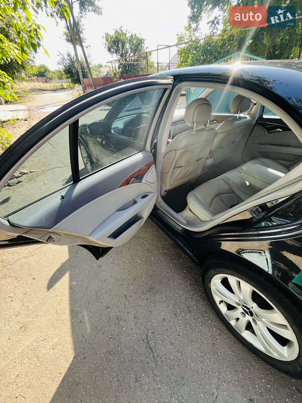 Седан Mercedes-Benz E-Class 2004 в Кривом Роге