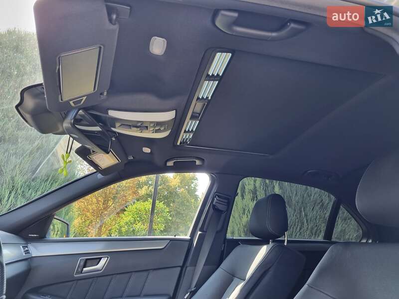 Седан Mercedes-Benz E-Class 2015 в Черновцах