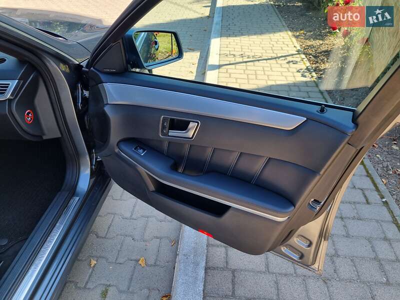 Седан Mercedes-Benz E-Class 2015 в Черновцах