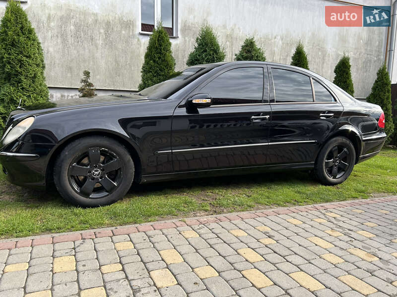 Седан Mercedes-Benz E-Class 2006 в Львове