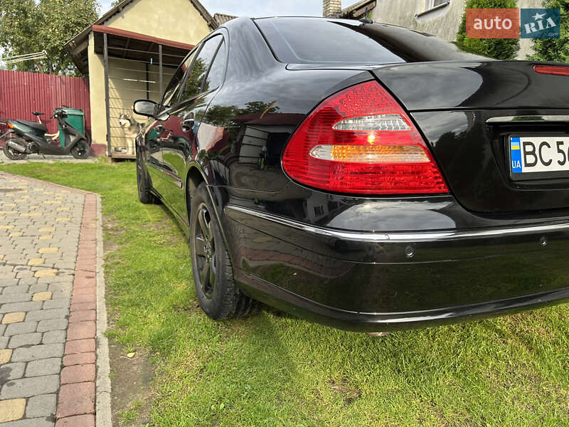 Седан Mercedes-Benz E-Class 2006 в Львове