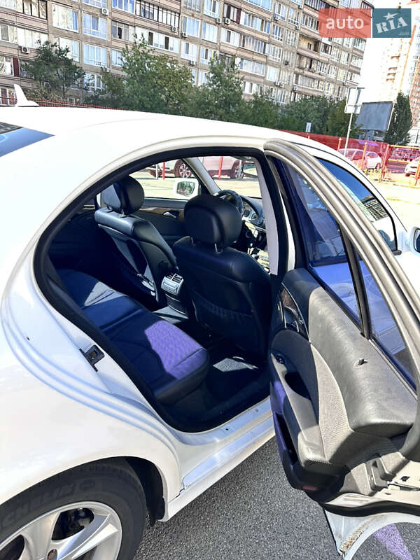 Седан Mercedes-Benz E-Class 2007 в Дымере