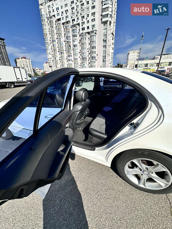 Седан Mercedes-Benz E-Class 2007 в Дымере