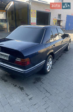 Седан Mercedes-Benz E-Class 1995 в Долине