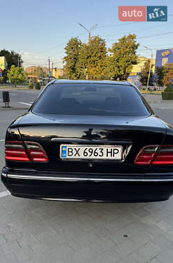 Седан Mercedes-Benz E-Class 2001 в 