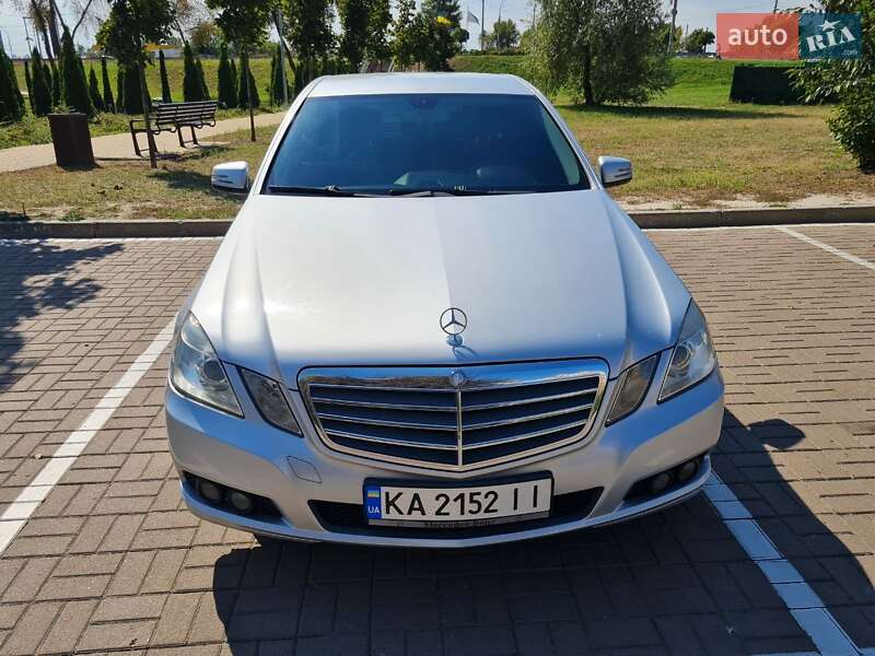 Седан Mercedes-Benz E-Class 2010 в Киеве