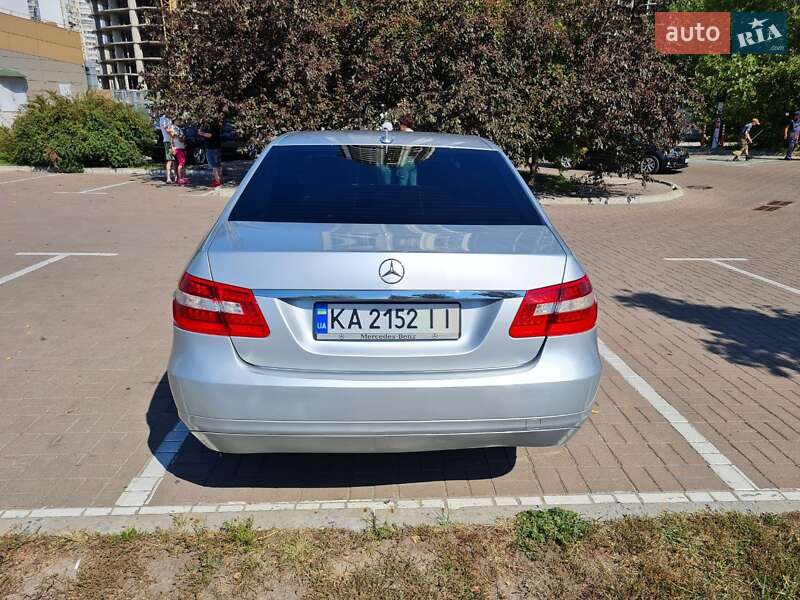 Седан Mercedes-Benz E-Class 2010 в Киеве