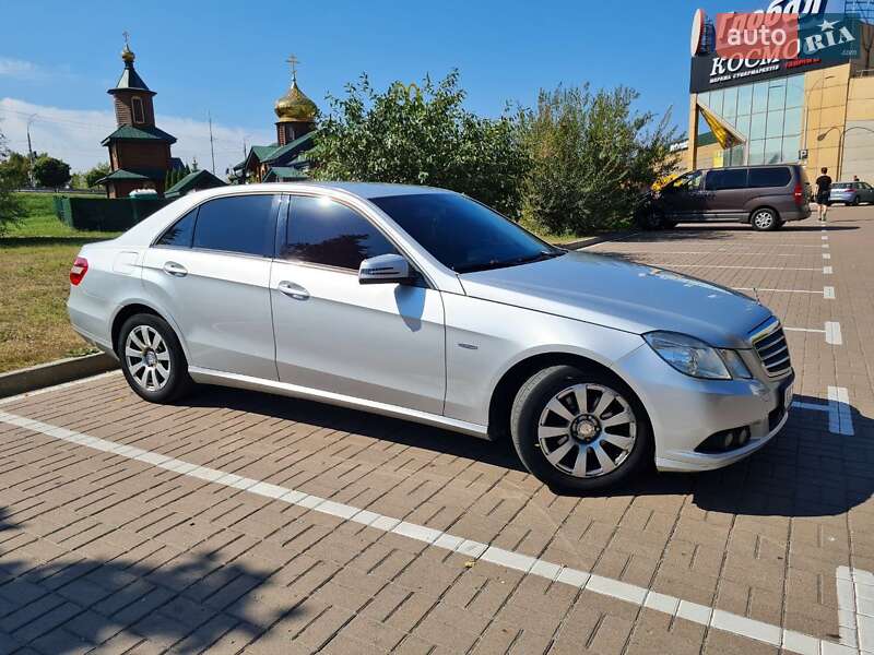 Седан Mercedes-Benz E-Class 2010 в Киеве