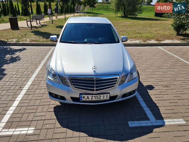 Седан Mercedes-Benz E-Class 2010 в Киеве