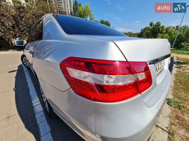 Седан Mercedes-Benz E-Class 2010 в Киеве