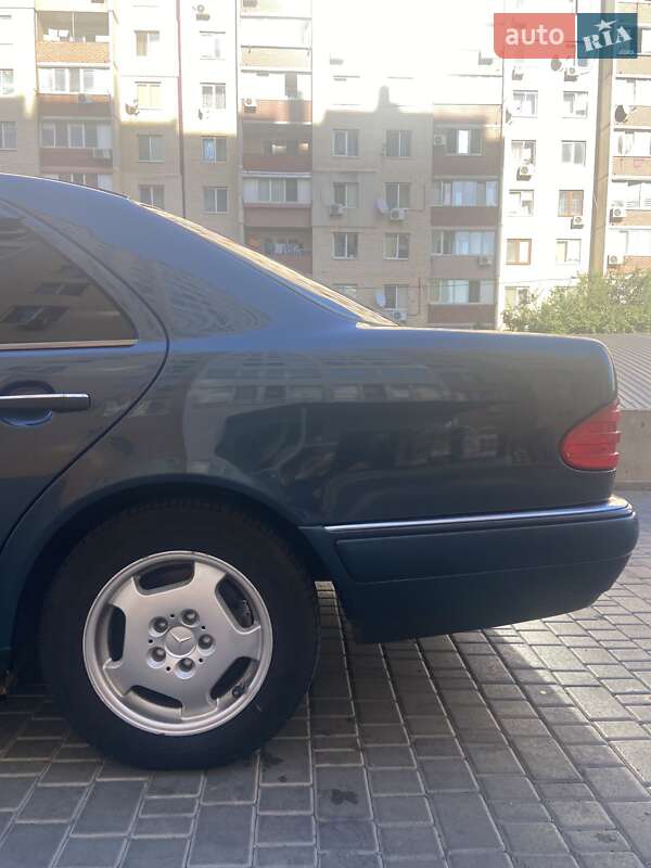 Седан Mercedes-Benz E-Class 1999 в Одессе