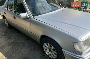 Седан Mercedes-Benz E-Class 1992 в Харькове