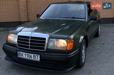 Седан Mercedes-Benz E-Class 1986 в Красилове