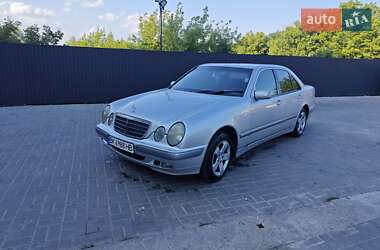 Седан Mercedes-Benz E-Class 2000 в Прилуках