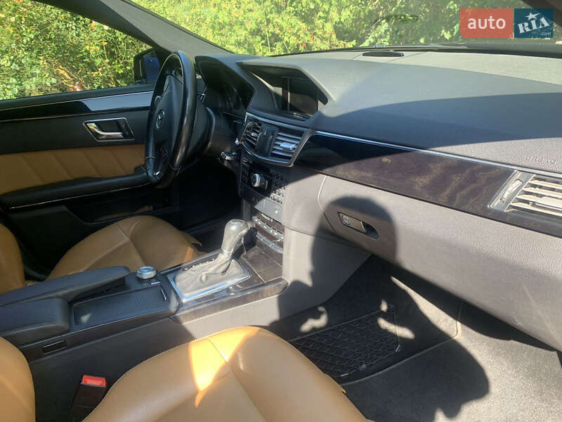 Седан Mercedes-Benz E-Class 2010 в Киеве фото 6 Седан Mercedes-Benz E-Class 2010 в Киеве
