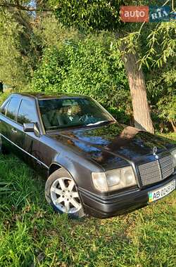 Седан Mercedes-Benz E-Class 1993 в 
