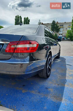 Седан Mercedes-Benz E-Class 2010 в 