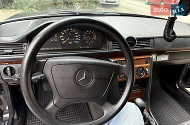 Седан Mercedes-Benz E-Class 1995 в 