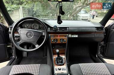 Седан Mercedes-Benz E-Class 1995 в 