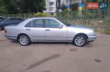 Седан Mercedes-Benz E-Class 1996 в 