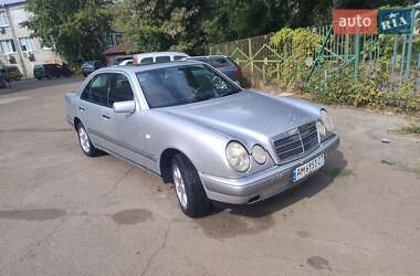 Седан Mercedes-Benz E-Class 1996 в Житомире