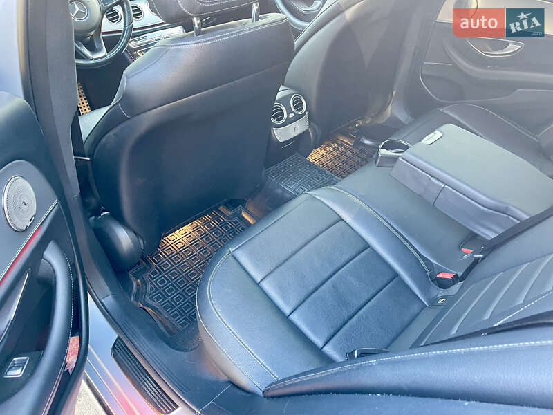 Седан Mercedes-Benz E-Class 2016 в Киеве