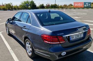 Седан Mercedes-Benz E-Class 2015 в 