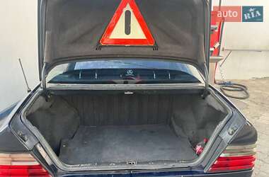 Седан Mercedes-Benz E-Class 1995 в 