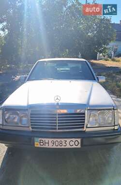 Седан Mercedes-Benz E-Class 1990 в 