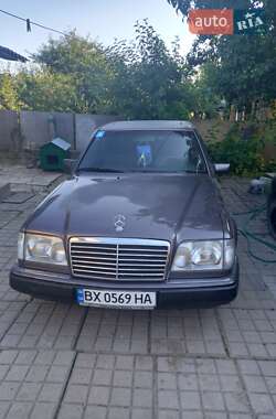 Седан Mercedes-Benz E-Class 1995 в Хмельницком