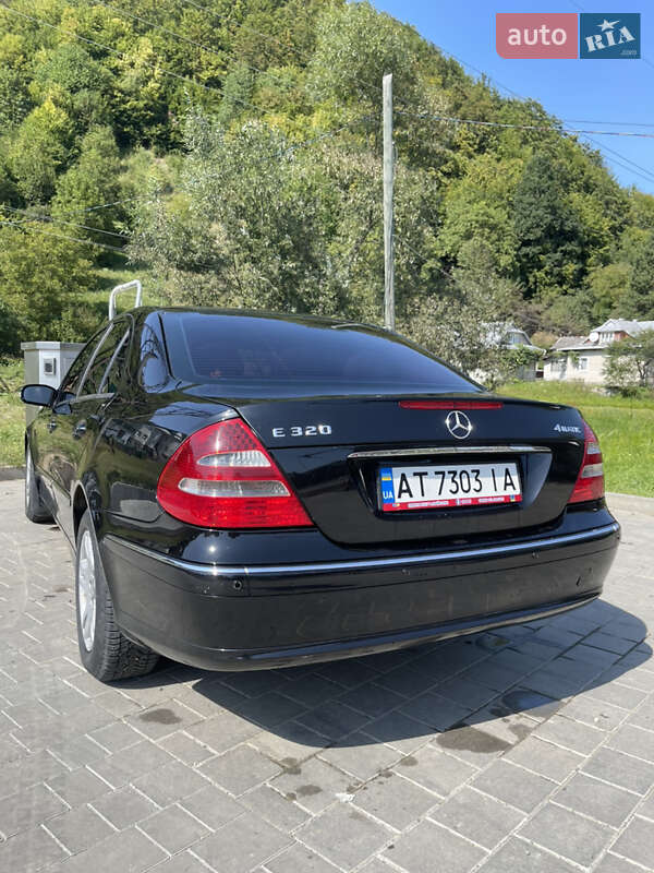 Седан Mercedes-Benz E-Class 2004 в Косове