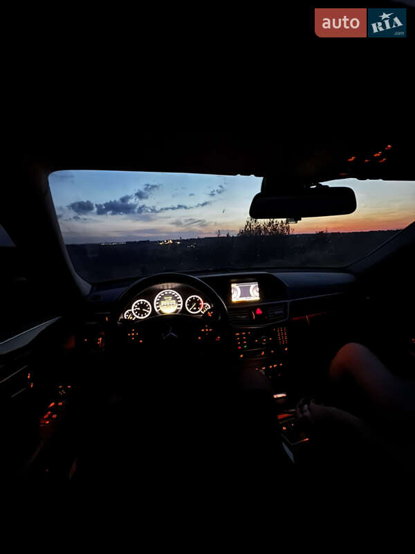 Седан Mercedes-Benz E-Class 2012 в Киеве фото 3 Седан Mercedes-Benz E-Class 2012 в Киеве