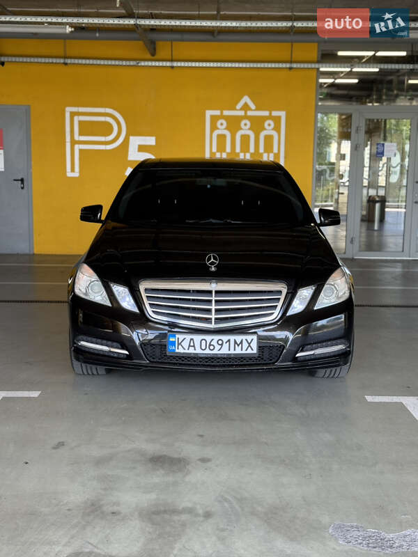 Седан Mercedes-Benz E-Class 2012 в Киеве фото 8 Седан Mercedes-Benz E-Class 2012 в Киеве