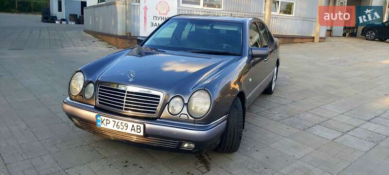 Седан Mercedes-Benz E-Class 1999 в Запорожье