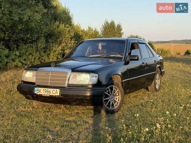 Mercedes-Benz E-Class 1992