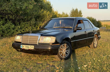 Седан Mercedes-Benz E-Class 1992 в 