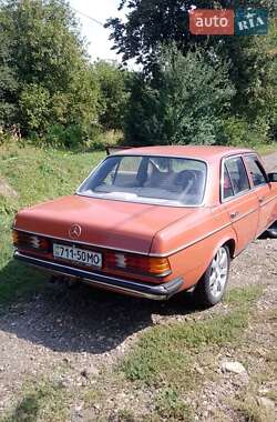 Седан Mercedes-Benz E-Class 1979 в 