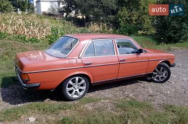 Седан Mercedes-Benz E-Class 1979 в 