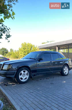 Седан Mercedes-Benz E-Class 1989 в 
