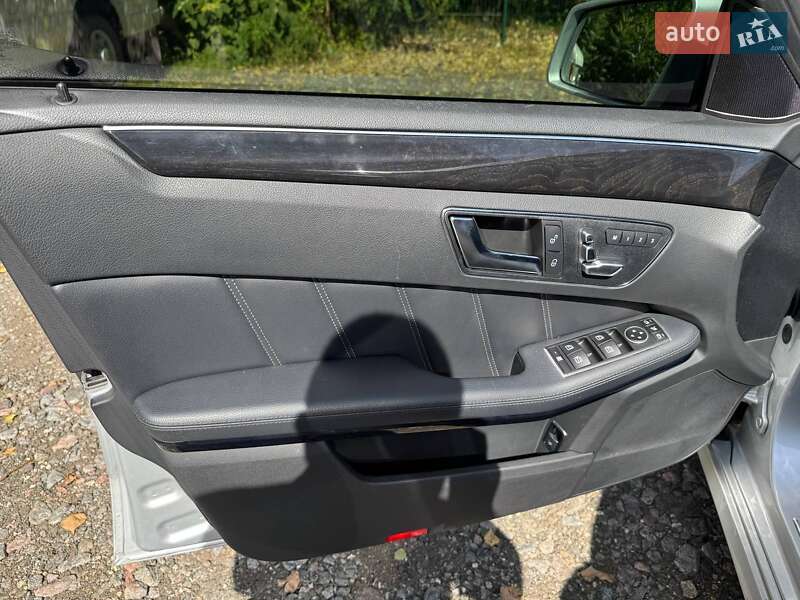 Седан Mercedes-Benz E-Class 2014 в Киеве