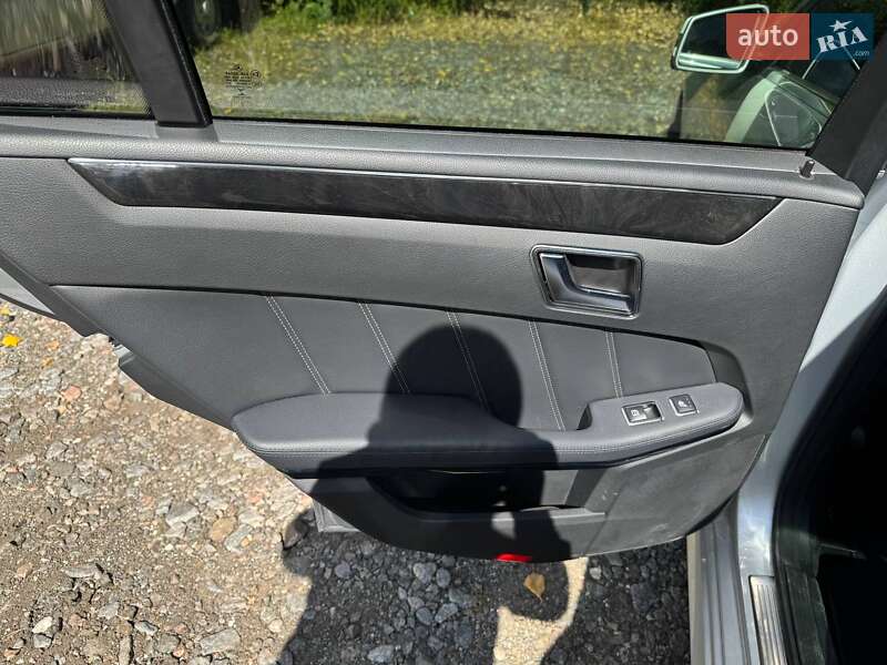 Седан Mercedes-Benz E-Class 2014 в Киеве