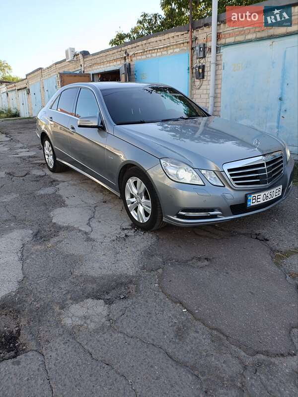 Mercedes-Benz E-Class 2011