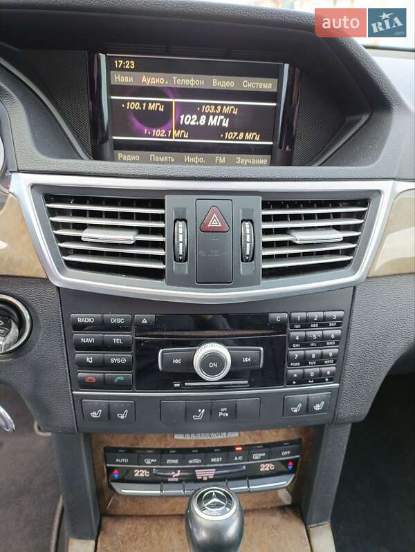 Седан Mercedes-Benz E-Class 2011 в Николаеве