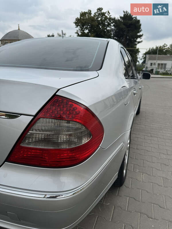 Седан Mercedes-Benz E-Class 2006 в Измаиле