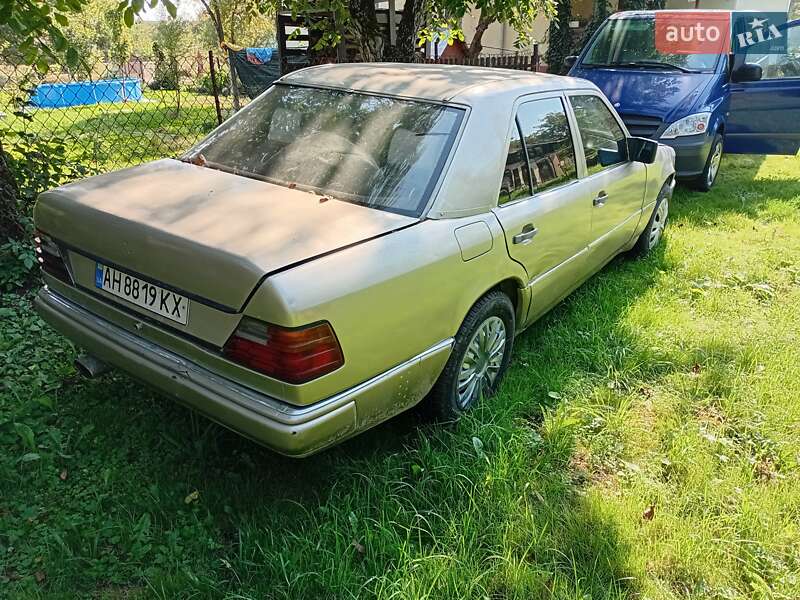 Седан Mercedes-Benz E-Class 1991 в Болехові фото 4 Седан Mercedes-Benz E-Class 1991 в Болехові