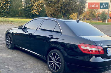 Седан Mercedes-Benz E-Class 2010 в 