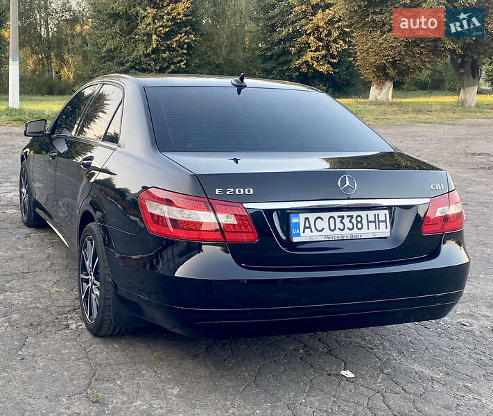 Седан Mercedes-Benz E-Class 2010 в Устилуге