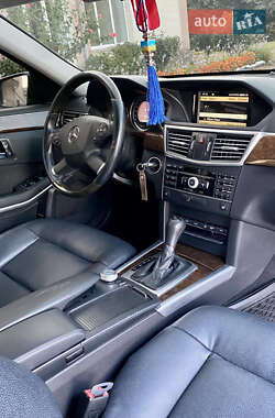 Седан Mercedes-Benz E-Class 2010 в 