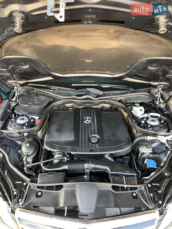 Седан Mercedes-Benz E-Class 2012 в Чернігові